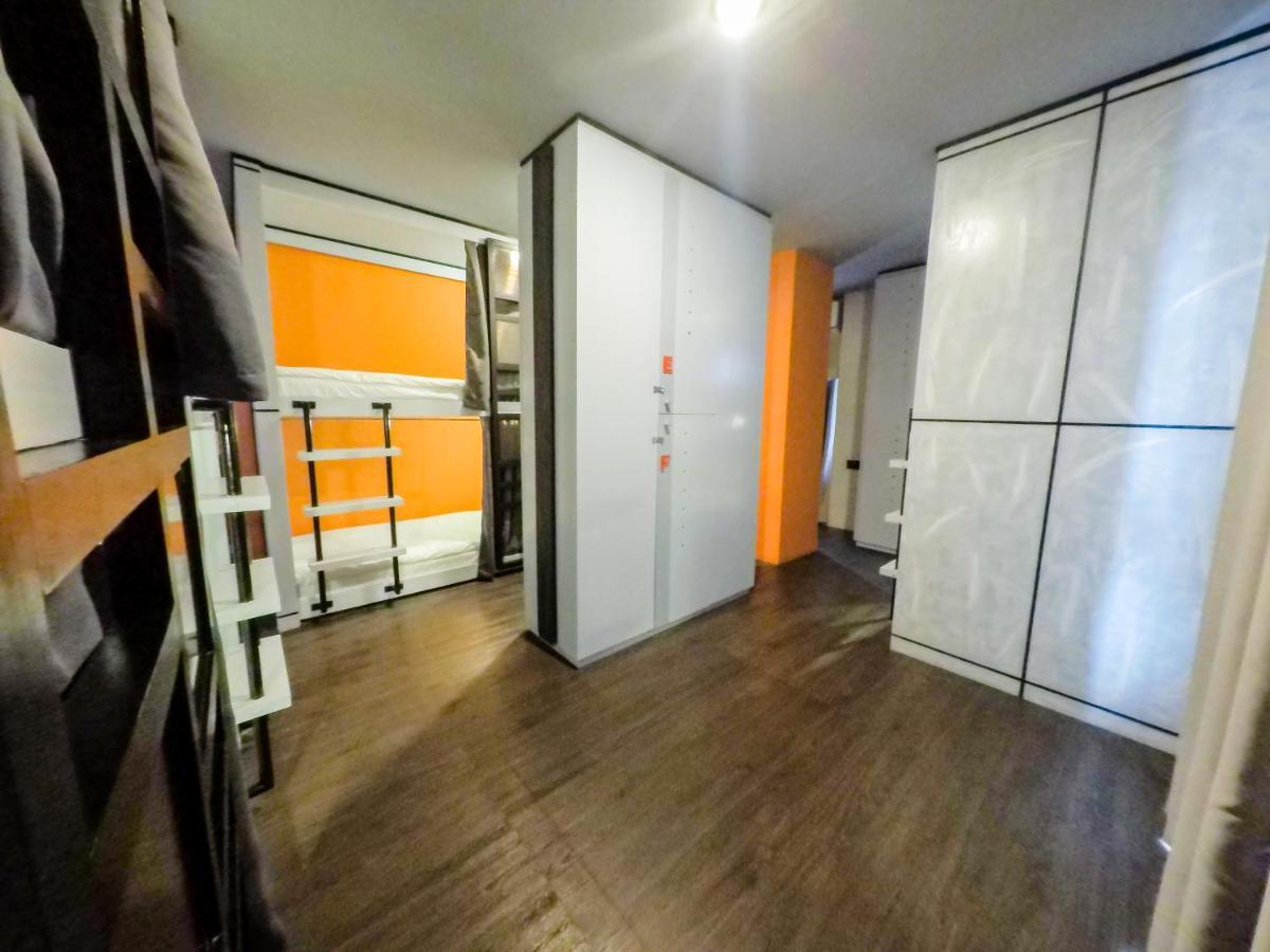 Abraham Manila - Located In Central Makati (Adults Only) Makati City Екстер'єр фото